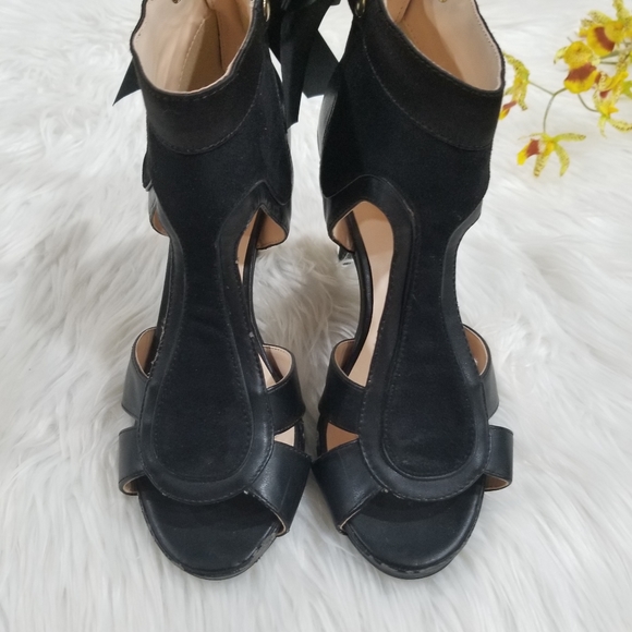 METAPHOR Open Toe Bow Heels Cut On The Black Sides, SIZE 8M, Zipper closure. - Picture 13 of 17